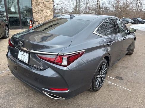 Used 2024 Lexus ES 350 w/ Premium Package FWD image 6