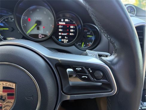 Used 2018 Porsche Cayenne S Platinum AWD/4WD image 27