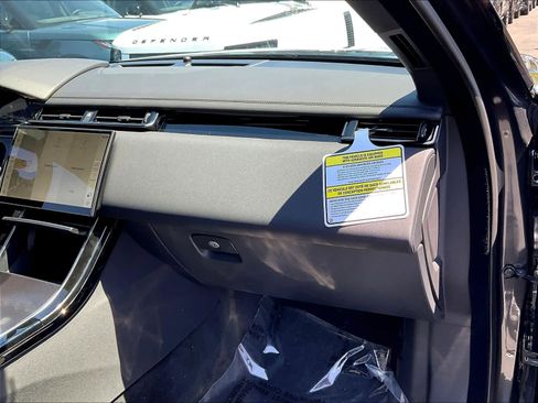 New 2026 Land Rover Range Rover Velar Dynamic SE image 25
