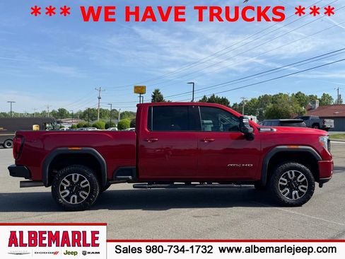Used 2022 GMC Sierra 2500 AT4 AWD/4WD image 2