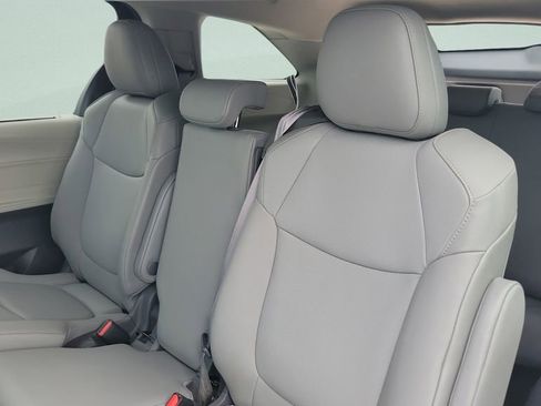 Certified 2021 Toyota Sienna XLE FWD image 10