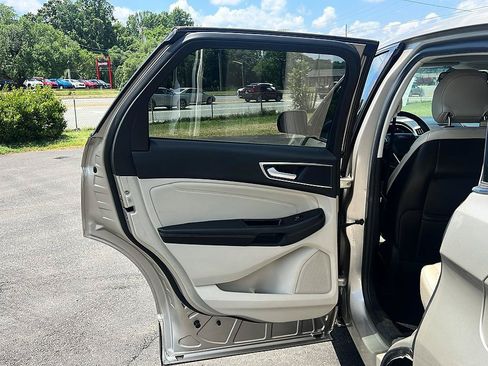 Used 2018 Ford Edge Titanium w/ Equipment Group 301A FWD image 28
