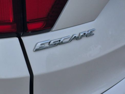 Used 2019 Ford Escape SEL AWD/4WD image 13