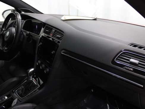 Used 2018 Volkswagen Golf R 4-Door AWD/4WD image 25