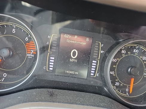 Used 2018 Jeep Cherokee Latitude w/ Cold Weather Group image 44