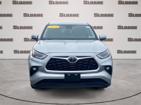 Used 2024 Toyota Highlander LE image 8