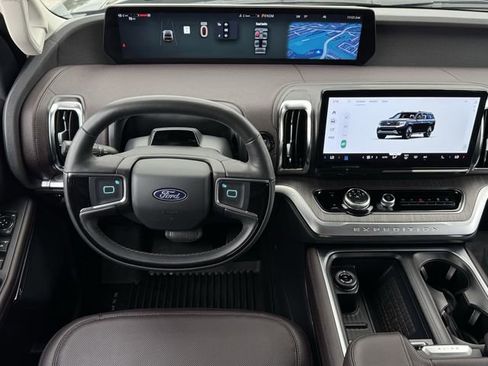 Certified 2025 Ford Expedition Platinum w/ Platinum Ultimate Package image 12