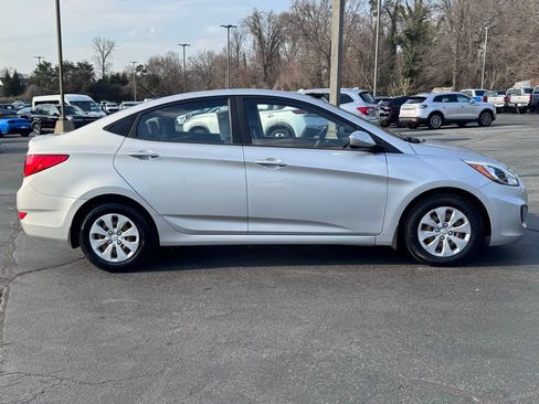 Used 2015 Hyundai Accent GLS image 4