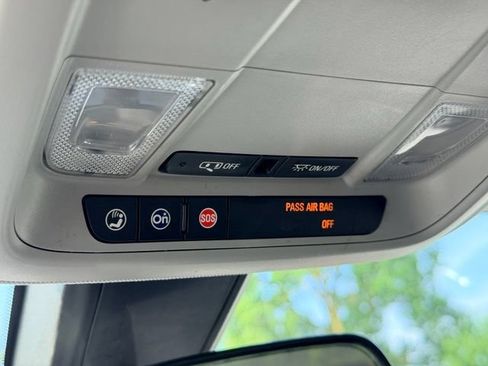 Used 2019 Chevrolet Malibu LT FWD image 17