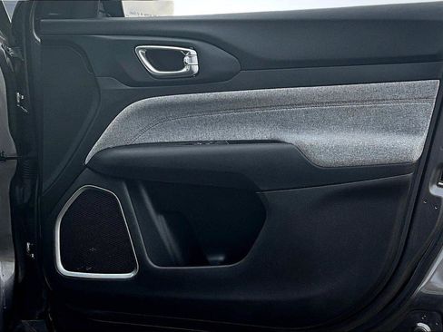 Used 2022 Jeep Compass Latitude image 23