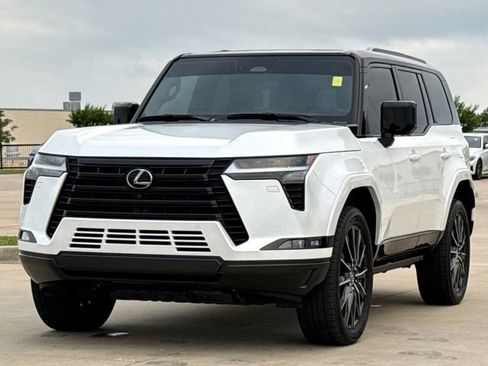 Used 2024 Lexus GX 550 w/ Accessory Package (Z1) AWD/4WD image 3