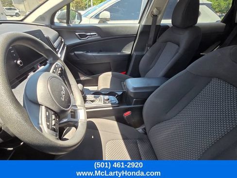 Used 2024 Kia Sportage LX AWD/4WD image 8