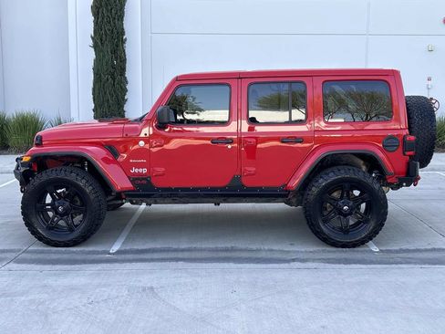 Used 2018 Jeep Wrangler Unlimited Sahara w/ Safety Group AWD/4WD image 6