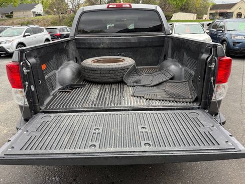 Used 2011 Toyota Tundra 4x4 CrewMax w/ SR5 Pkg image 23