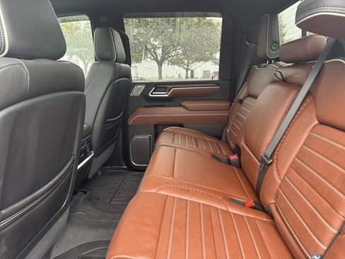 Used 2025 GMC Sierra 2500 Denali Ultimate image 24