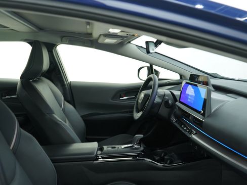 Used 2024 Toyota Prius XLE image 10