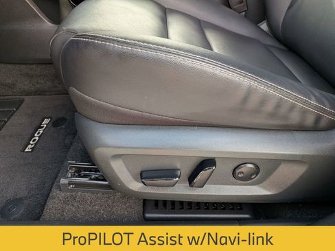 Used 2023 Nissan Rogue SL w/ SL Premium Package image 16