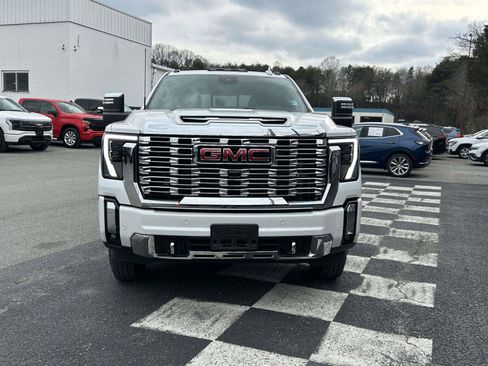Used 2024 GMC Sierra 3500 Denali w/ Denali Reserve Package image 8