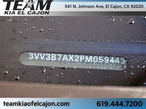 Used 2023 Volkswagen Tiguan SE image 34