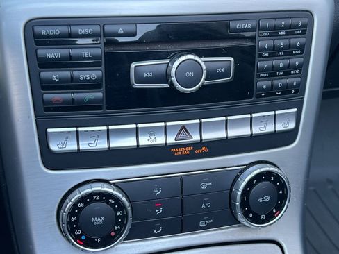 Used 2015 Mercedes-Benz SLK 250 image 17