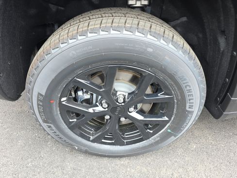 New 2025 Jeep Grand Cherokee L Altitude image 29