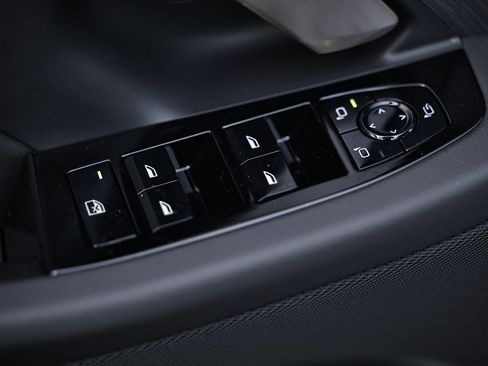 New 2026 BMW 530i w/ Premium Package image 18