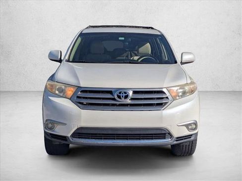 Used 2013 Toyota Highlander Plus image 2