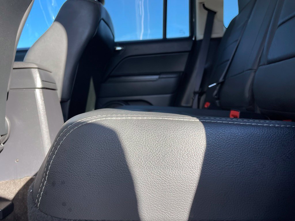 Used 2015 Jeep Patriot High Altitude FWD image 38