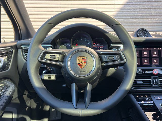 Used 2026 Porsche Macan AWD/4WD image 13