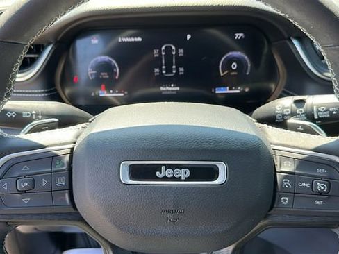 Used 2023 Jeep Grand Cherokee L Laredo AWD/4WD image 12