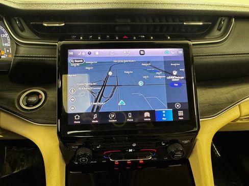 Used 2021 Jeep Grand Cherokee L Limited image 21