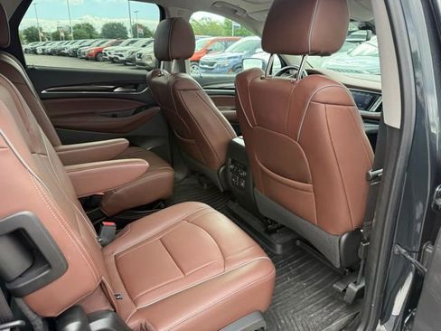 Used 2021 Buick Enclave Avenir w/ Avenir Technology Package image 22