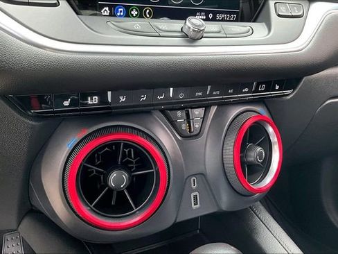 Used 2020 Chevrolet Blazer LT image 23