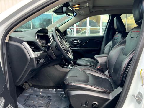 Used 2014 Jeep Cherokee Trailhawk w/ Technology Group image 11