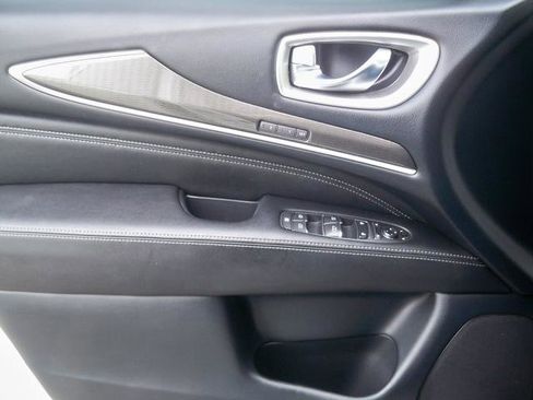 Used 2019 INFINITI QX60 Luxe w/ Essential Package image 16