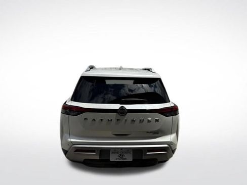 Used 2023 Nissan Pathfinder Platinum w/ Cargo Package AWD/4WD image 4