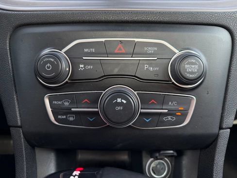 Used 2023 Dodge Charger SXT RWD image 19