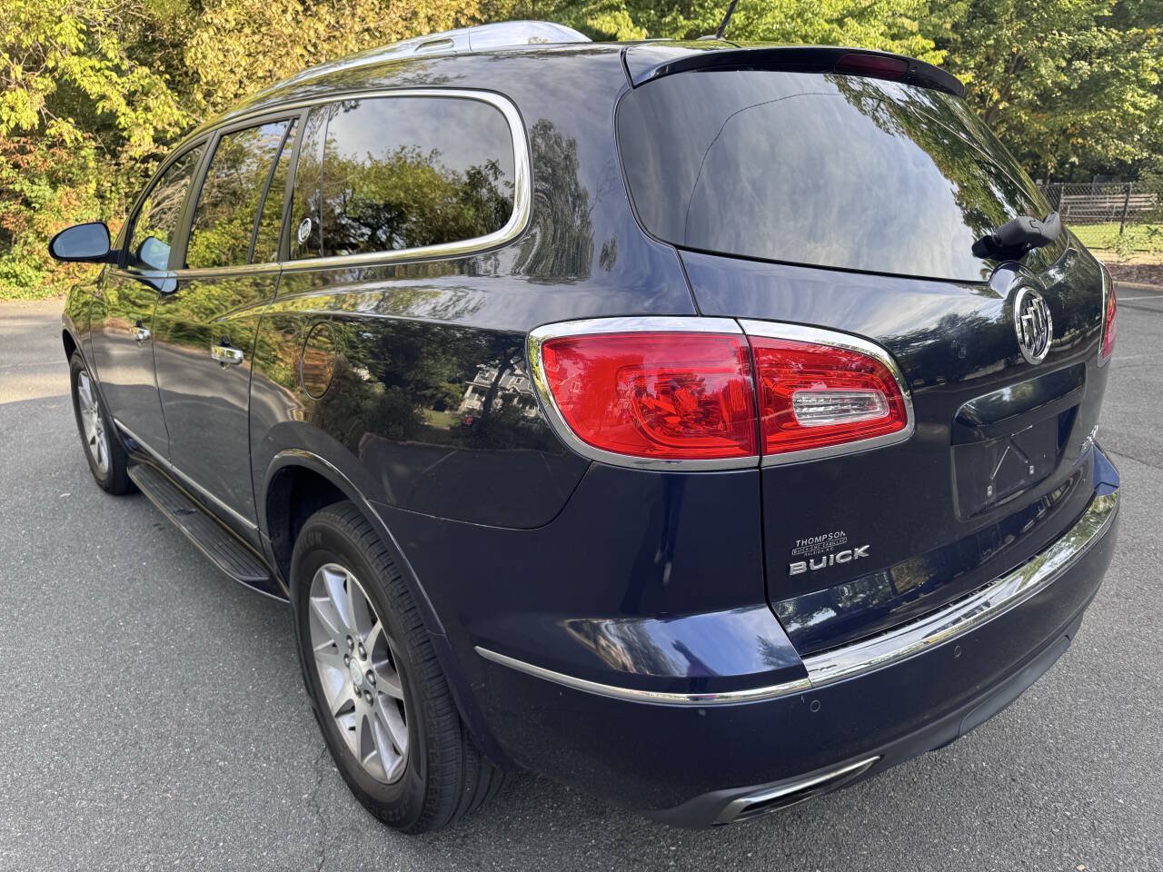 Used 2015 Buick Enclave Leather FWD image 8