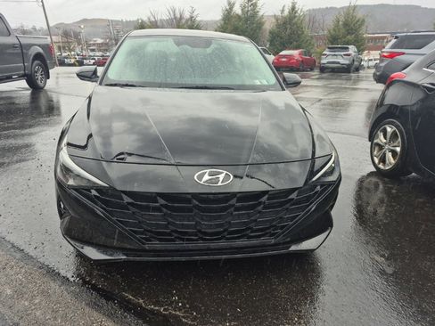 Used 2021 Hyundai Elantra SEL image 2