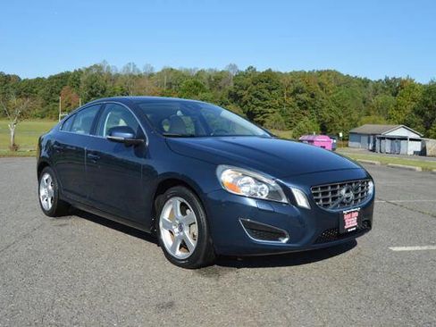 Used 2013 Volvo S60 T5 image 3