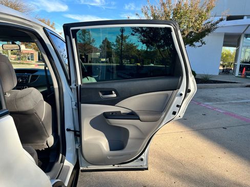 Used 2014 Honda CR-V LX image 19