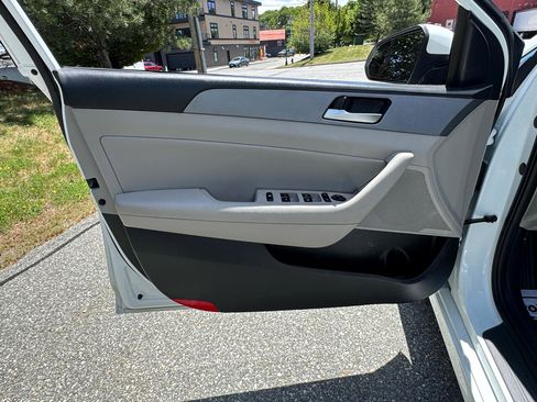 Used 2018 Hyundai Sonata SEL w/ Tech Package 04 image 10