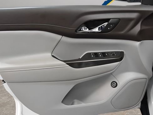 Used 2019 GMC Acadia SLT image 12