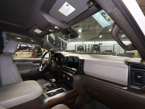 Certified 2023 GMC Sierra 1500 SLT w/ SLT Premium Plus Package image 28