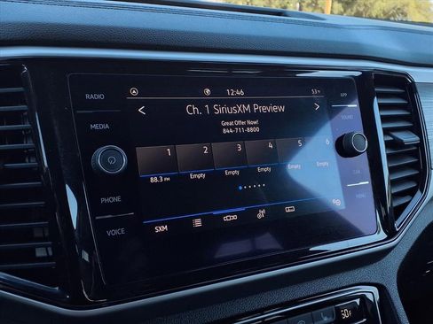 Certified 2022 Volkswagen Atlas Cross Sport SE image 9