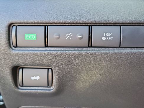 Used 2025 Nissan Sentra S image 17