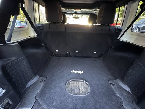 Used 2015 Jeep Wrangler Unlimited Sahara w/ Dual Top Group AWD/4WD image 12