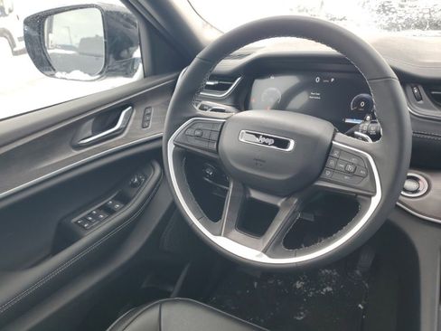 New 2025 Jeep Grand Cherokee L Limited AWD/4WD image 7