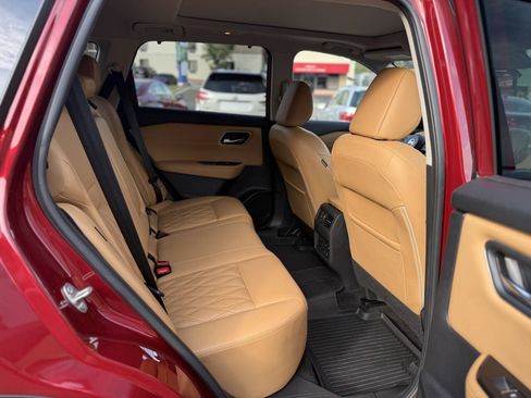 Used 2021 Nissan Rogue Platinum FWD image 22