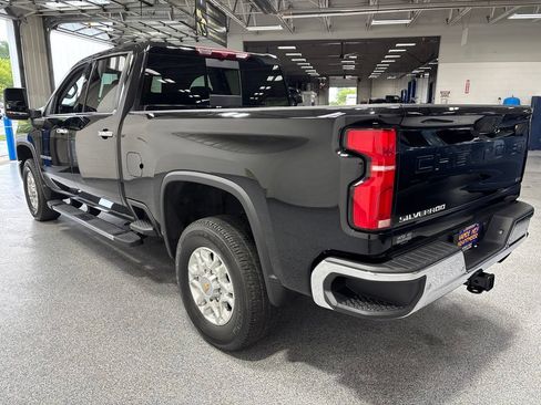 Used 2024 Chevrolet Silverado 2500 LTZ w/ LTZ Convenience Package AWD/4WD image 5